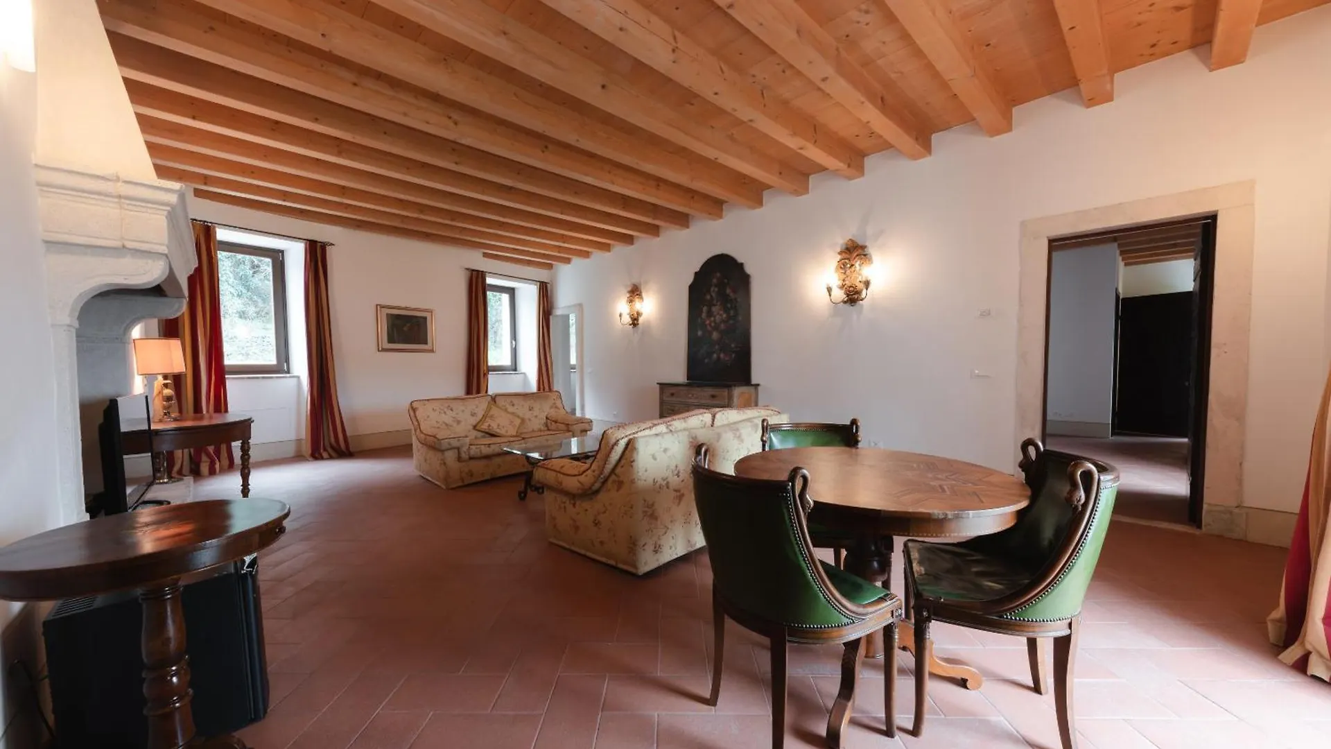 Corte Castello 阿菲